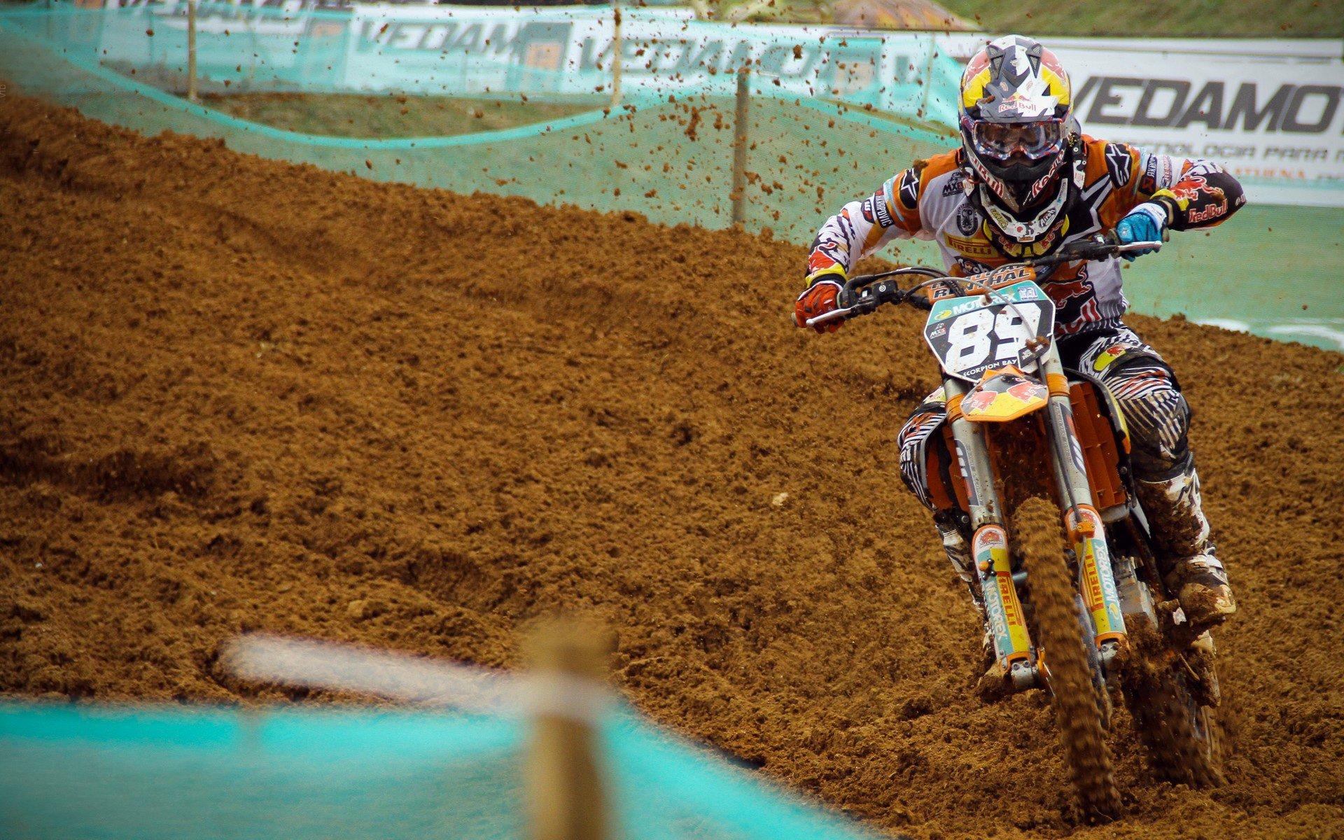 藏不住的尖刀！拜合拉木国字号9场7球演绎热血逆袭